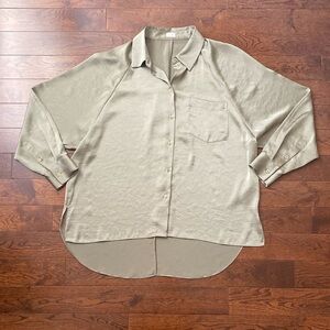 Wilfred Size Small Green Silk Look Oversized Button Up Shirt